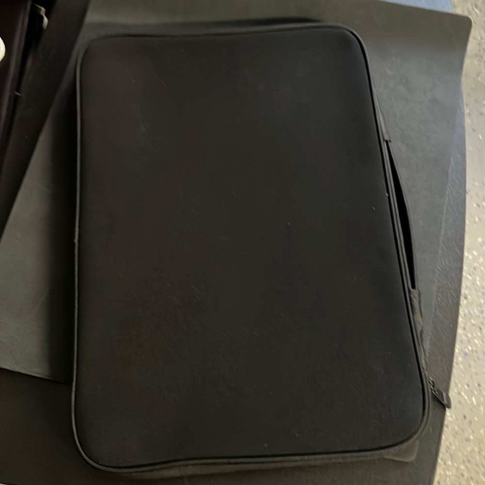 Laptop/ tablet / art case